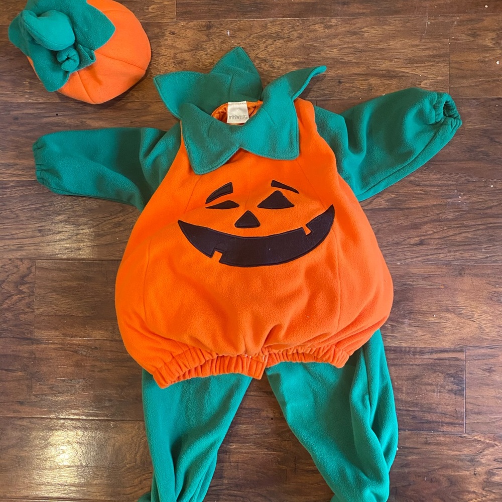 Puffy pumpkin costume